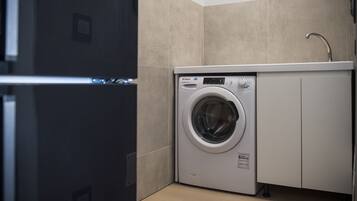 Leilighet, 3 soverom, balkong, hageutsikt | Bad | Toalettpapir