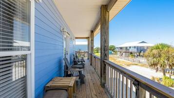 House, 3 Bedrooms, Private Pool, Pool View | Property grounds