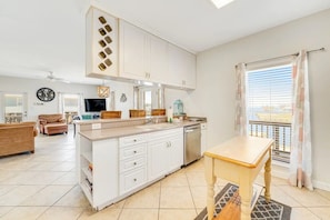 House, 3 Bedrooms, Private Pool, Pool View | Private kitchen