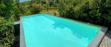 Kolam renang outdoor