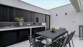 Apartment, 3 Bedrooms, Balcony, City View | Terrace/patio