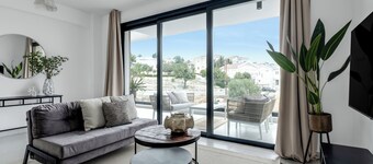 Sanders Elgio Limassol - Full Building