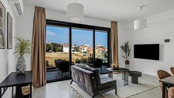 Apartment, 2 Bedrooms, Balcony, City View | Living area