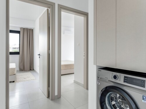 Sanders Elgio Limassol - Full Building