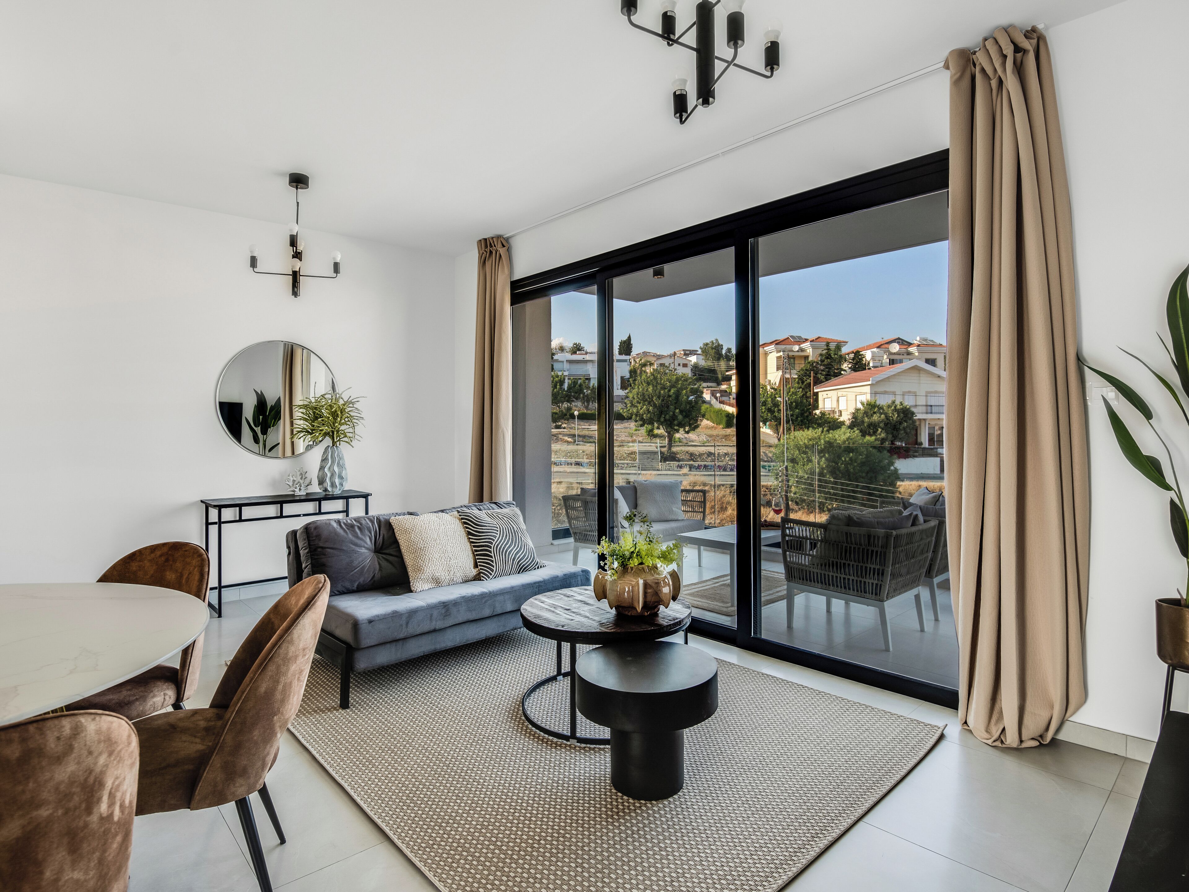 Apartment, 3 Bedrooms, Balcony, City View | Living room
