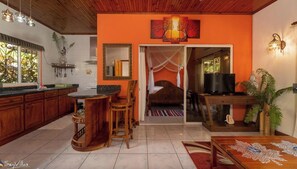 Kamar, 2 kamar tidur, Boleh Merokok, balkon | Ruang keluarga