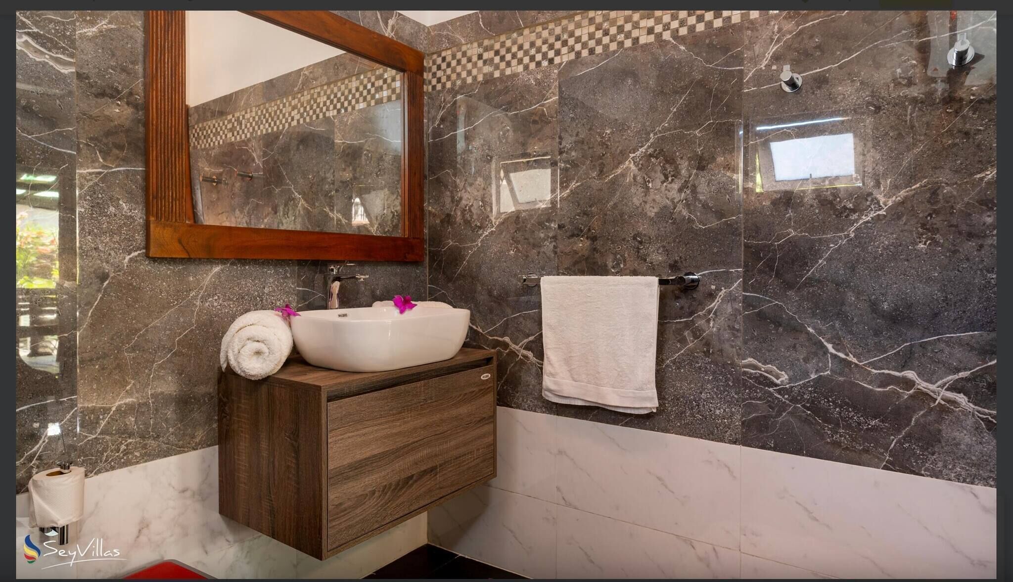 Kamer, 2 slaapkamers, roken, balkon | Badkamer