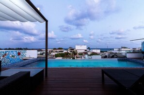 Departamento, 2 habitaciones, con acceso para personas discapacitadas | Alberca | Alberca al aire libre