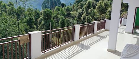 Studio, 1 Bedroom, Smoking, Balcony | Balcony