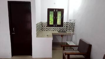 Studio, 1 Bedroom, Smoking, Balcony | 1 bedroom