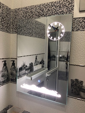 Maison, 5 chambres, accessible aux personnes à mobilité réduite, fumeurs | Salle de bain