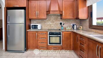 Villa, 4 habitaciones, para fumadores, alberca privada | Cocina privada