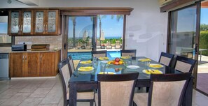 Dining - Family Villa Short Walk To Coral Bay Strip 5 Min and Pub, Shops etc (Pegeia)