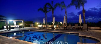 Family Villa Short Walk To Coral Bay Strip 5 Min and Pub, Shops etc