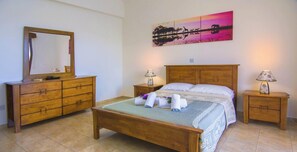 Vila, 4 quartos, para fumantes, piscina particular | 4 quartos
