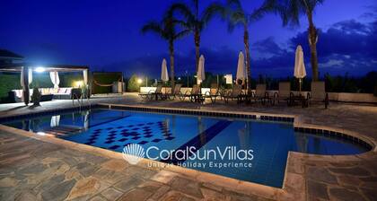 Family Villa Short Walk To Coral Bay Strip 5 Min and Pub, Shops etc