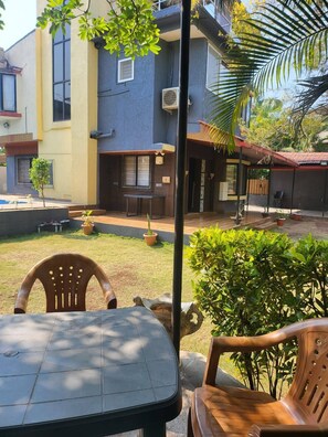 Apartment, 5 Bedrooms, Accessible, Smoking | Property grounds