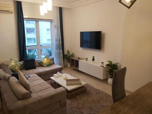 Apartment, 2 Schlafzimmer, barrierefrei, Balkon | Wohnbereich