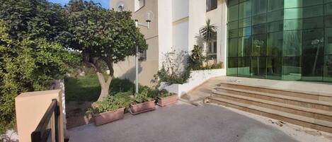 アパートメント 2 ベッドルーム バリアフリー バルコニー | 外観