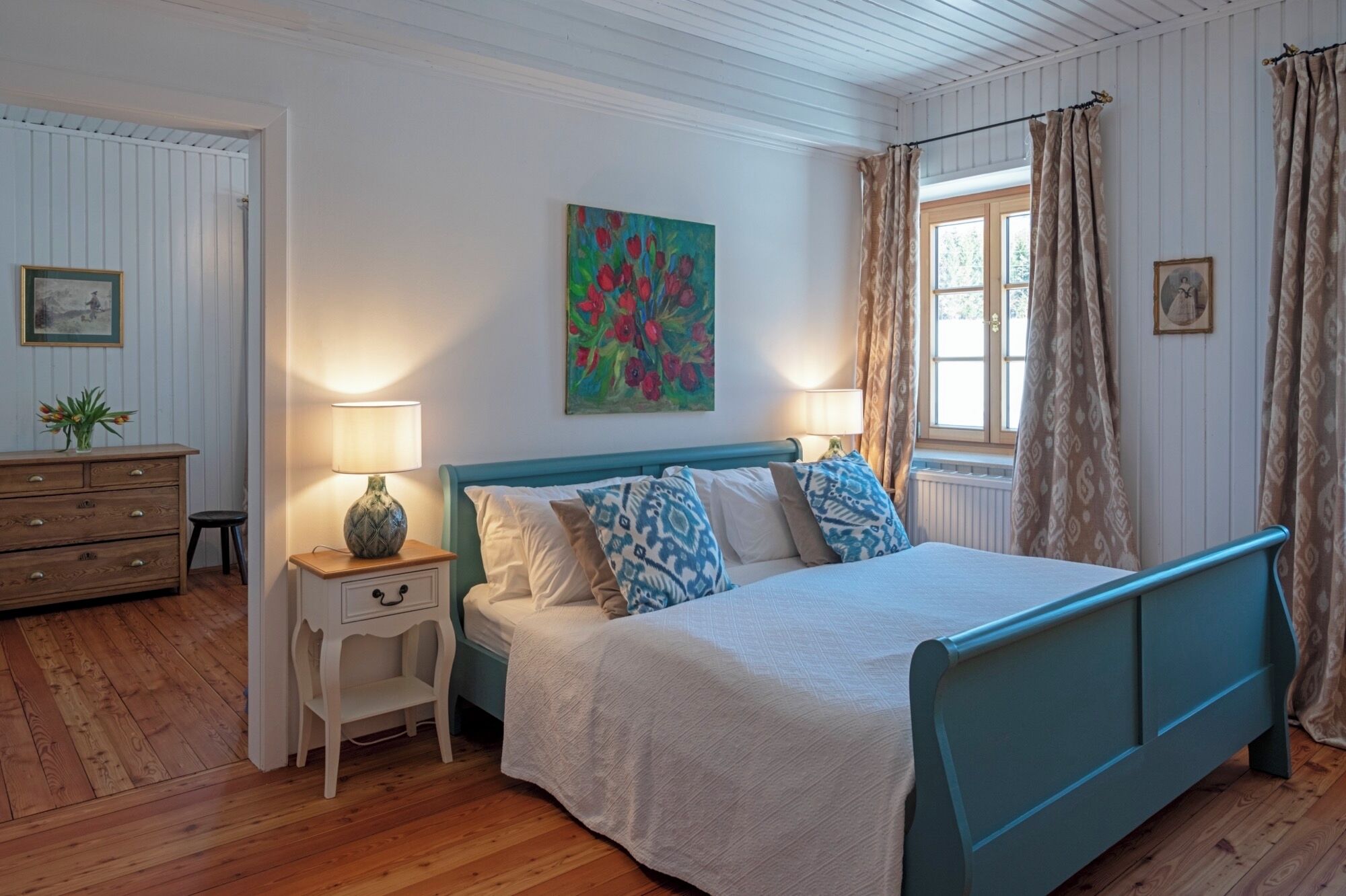 5 Schlafzimmer, Schreibtisch, Bügeleisen/Bügelbrett, Reisekinderbett