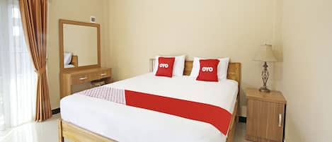 Kamar Double Grand | Meja kerja, Wi-Fi gratis, dan seprai linen