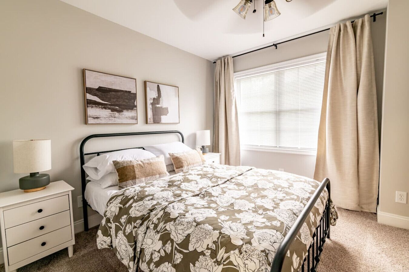 3 chambres, fer et planche à repasser, lit parapluie, Wi-Fi