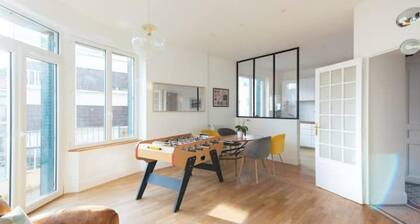 New, Downtown, Double Garage, Netflix