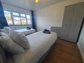 4 habitaciones, wifi y ropa de cama 