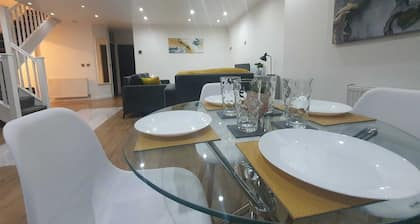 Spacious Contractor's Delight with 4 Bedrooms and Ample Driveway Parking