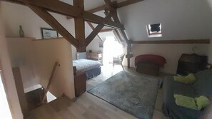 1 bedroom, iron/ironing board, WiFi (free), bed sheets - Charming detached country cottage (Salagnac)