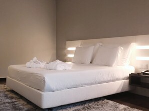 Free WiFi, bed sheets - Hotel Lara (Valenca)