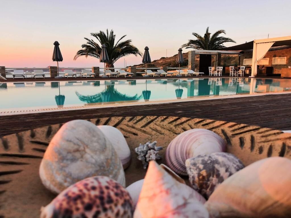 Kolam renang outdoor musiman