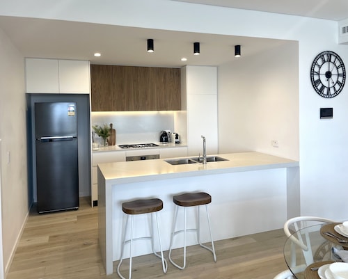 Waterfront Luxury 2 bedroom apr-Shellcove