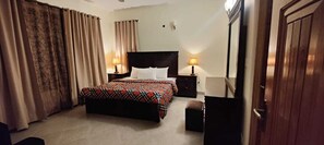 9 bedrooms, WiFi - Dream Home (Islamabad)