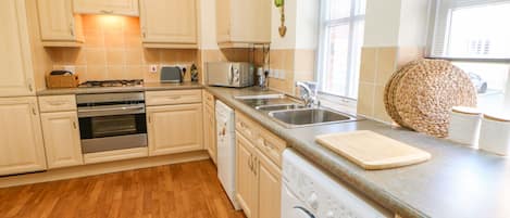 Dishwasher, cookware/dishes/utensils