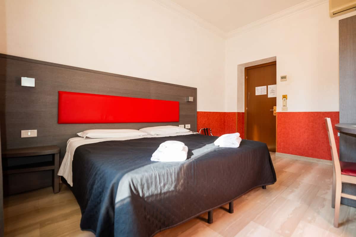 Camera Standard con letto matrimoniale o 2 letti singoli | Ferro/asse da stiro