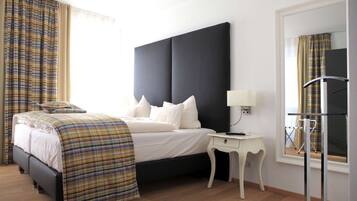 1 bedroom, desk, iron/ironing board, WiFi