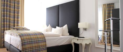 1 chambre, bureau, fer et planche à repasser, Wi-Fi