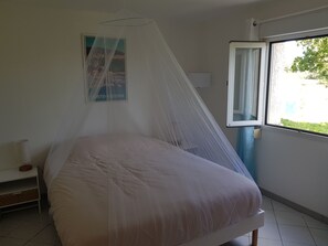 6 bedrooms, iron/ironing board, travel crib, free WiFi