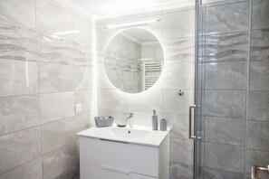 Apartment | Badezimmer | Handtücher