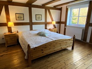 1 Schlafzimmer, Reisekinderbett, kostenloses WLAN, Bettwäsche