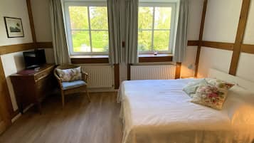 1 Schlafzimmer, Reisekinderbett, kostenloses WLAN, Bettwäsche