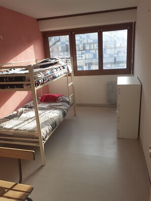 3 bedrooms, WiFi, bed sheets