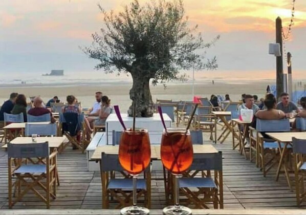 屋外ダイニングエリア