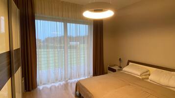 5 Schlafzimmer, Bügeleisen/Bügelbrett, Reisekinderbett, kostenloses WLAN