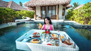 Huvila, yksityinen uima-allas (Sunset Suite) | Aamiaisateria | Ilmainen päivittäinen buffetaamiainen