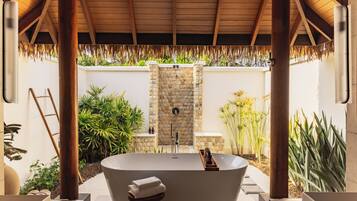 1 soverom, minibar, safe på rommet og blendingsgardiner