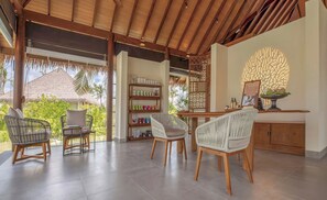 Reception - Meliá Whale Lagoon Maldives (Bodufinolhu Island)