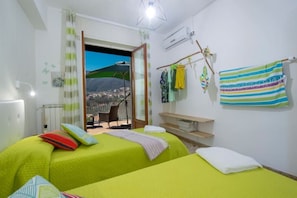 2 habitaciones, tabla de planchar con plancha, wifi y ropa de cama