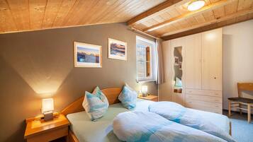 2 bedrooms, free WiFi, bed sheets